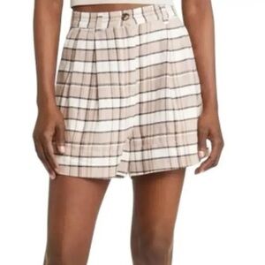Treasure & Bond Plaid Pleated Cotton Blend Shorts - Tan Chanterelle Plaid
